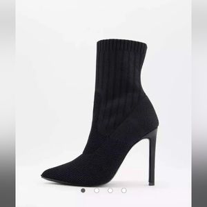 NWOT Steve Madden stiletto heeled sock boots sz 8.5